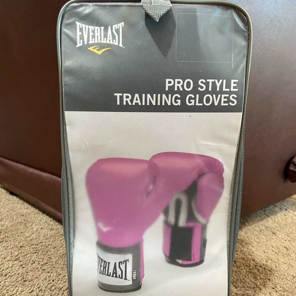 EVERLAST Women’s Pro Style Training Gloves PINK Size 12oz